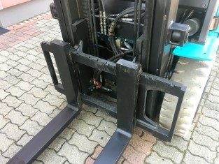 POUŽITÝ VYSOKOZDVIŽNÝ VOZÍK YALE 13FL30PAXIII25D