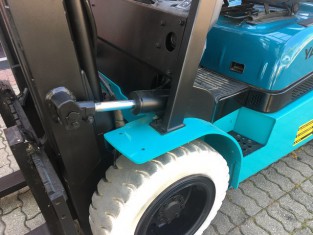 POUŽITÝ VYSOKOZDVIŽNÝ VOZÍK YALE 13FL30PAXIII25D