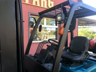 POUŽITÝ VYSOKOZDVIŽNÝ VOZÍK YALE 13FL30PAXIII25D