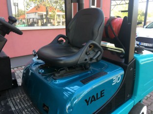 POUŽITÝ VYSOKOZDVIŽNÝ VOZÍK YALE 13FL30PAXIII25D