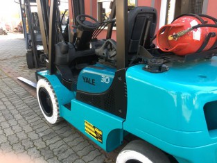 POUŽITÝ VYSOKOZDVIŽNÝ VOZÍK YALE 13FL30PAXIII25D