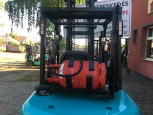 POUŽITÝ VYSOKOZDVIŽNÝ VOZÍK YALE 13FL30PAXIII25D