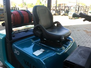 POUŽITÝ VYSOKOZDVIŽNÝ VOZÍK YALE 13FL30PAXIII25D