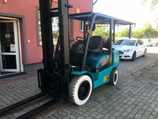 POUŽITÝ VYSOKOZDVIŽNÝ VOZÍK YALE 13FL30PAXIII25D